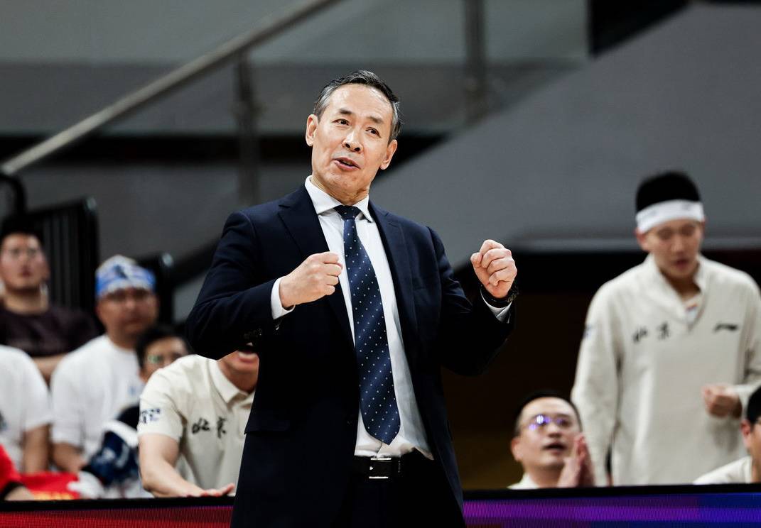 大比分获胜引发热议！，穆古鲁扎在G2比赛中重返赛场上演精彩一战的简单介绍