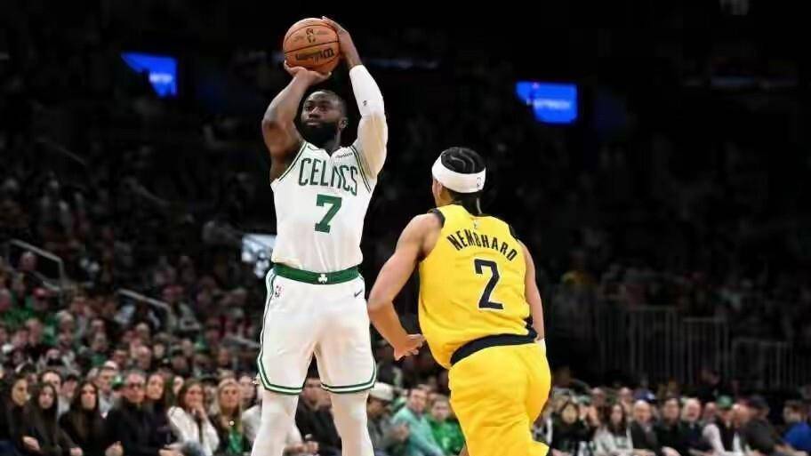 关于又见绝平！波士顿凯尔特人与密尔沃基雄鹿鏖战至终场，阿尔卡拉斯读秒救主的信息